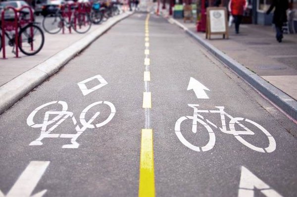 Les pistes cyclables et les voies vertes à Paris – une nouvelle façon écologique de voyager